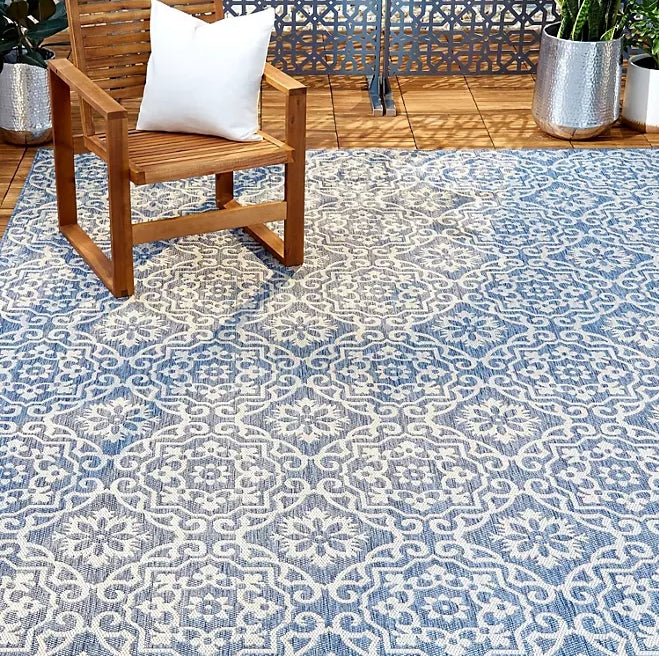 Danica Transitional Geometric Indoor/Outdoor Area Rug - Blue/Gray 3'11" x 5'2"