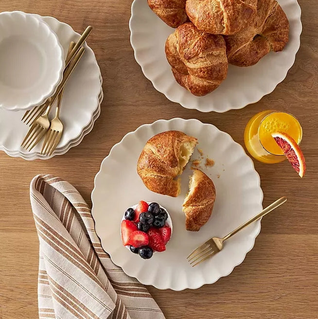 12-Piece Scallop Dinnerware Set - Cream