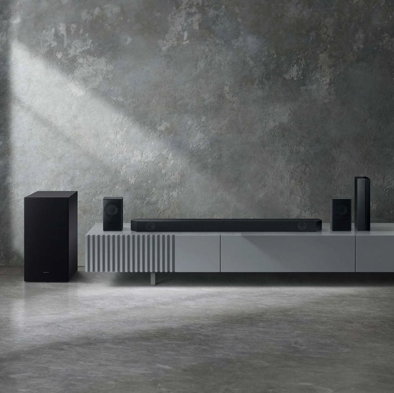 SAMSUNG Q-series 5.1 Channel Sound Bar with Wireless Subwoofer, Q-Symphony & Dolby ATMOS Audio