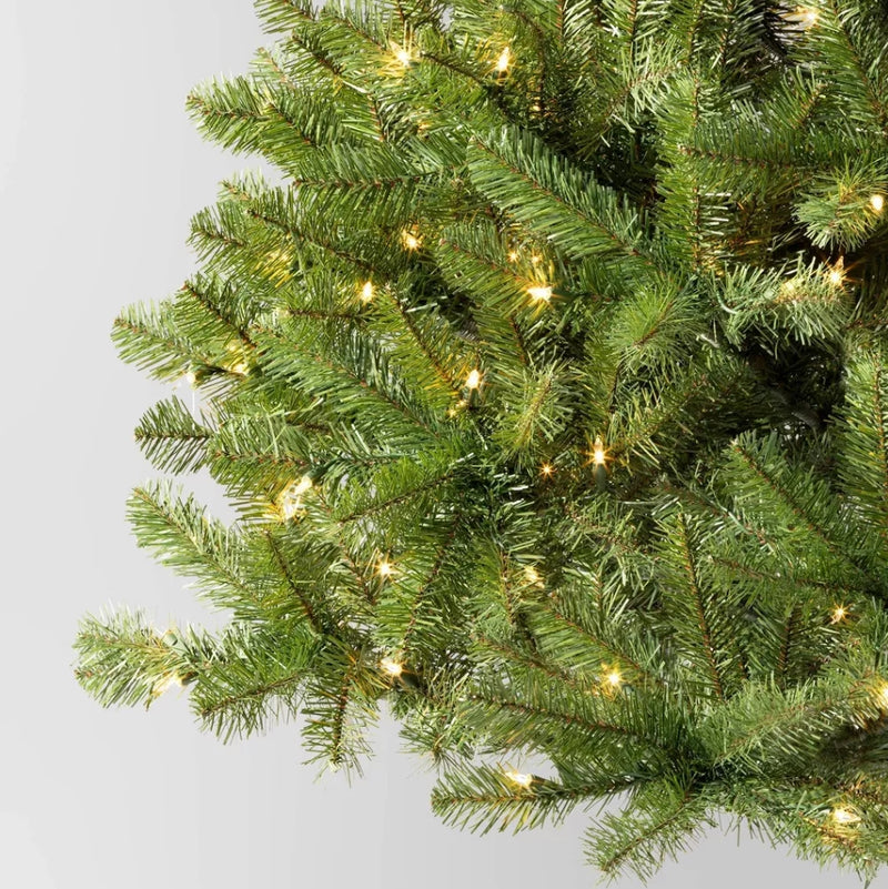 7.5' Pre-lit Alberta Spruce Artificial Christmas Tree